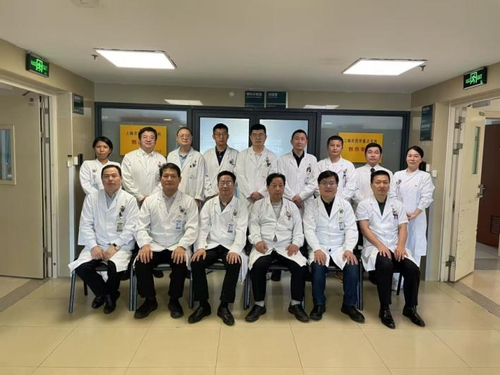 图1 走访调研合影.png